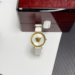 ساعت مچی زنانه ورساچه (Versace)